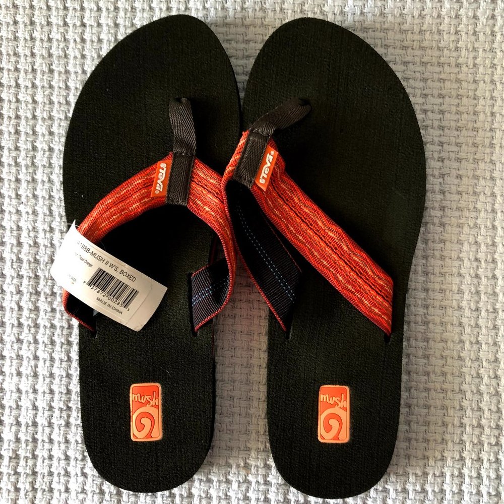NWT Teva Mush II Thong Sandals Women's 9